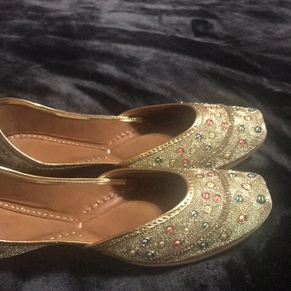 Shoes - Picture 2 of 5